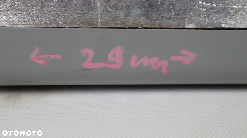 KAMPER PRZYCZEPA KEMPINGOWA DRZWI ZAMRAŻARKI 29 CM X 51,5 CM - 6