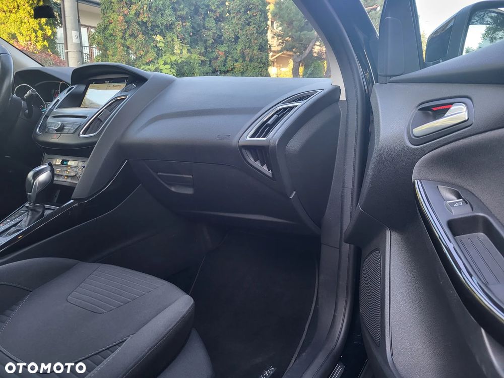 Ford Focus 1.0 EcoBoost Titanium - 12