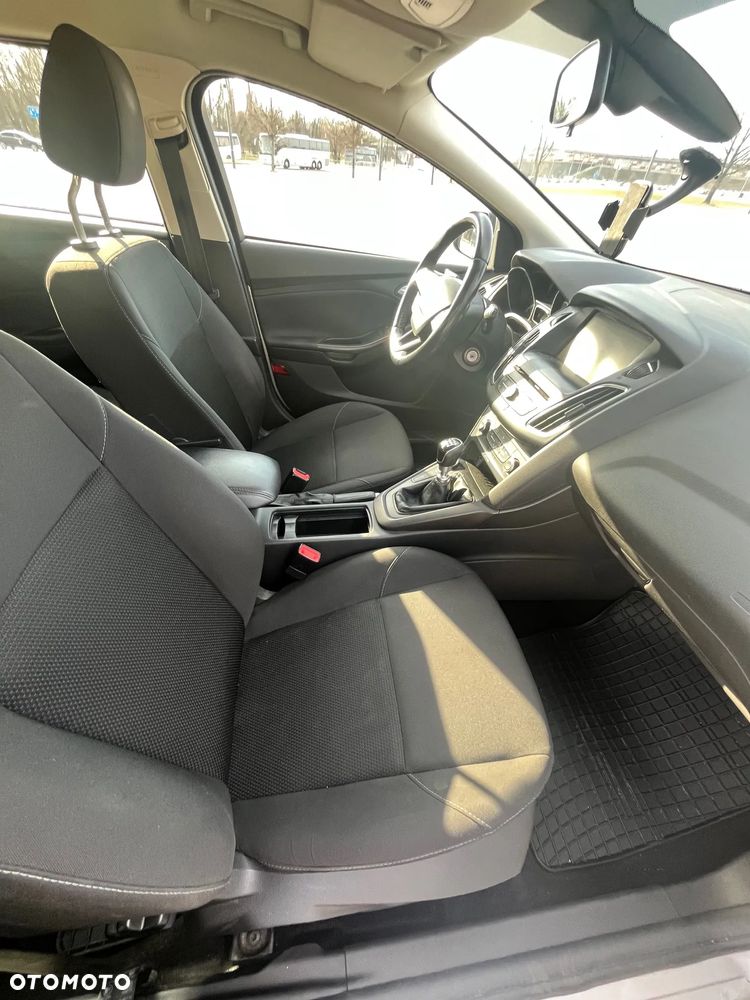 Ford Focus 1.6 TDCi DPF Trend - 12