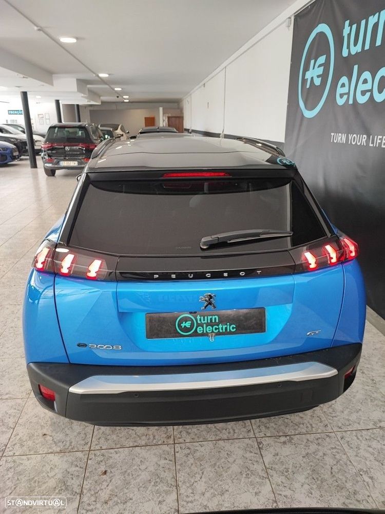 Peugeot e-2008 50 kWh GT - 6