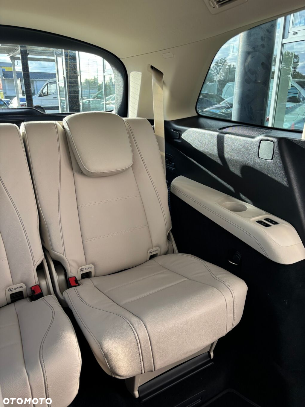 Mercedes-Benz GLS - 27
