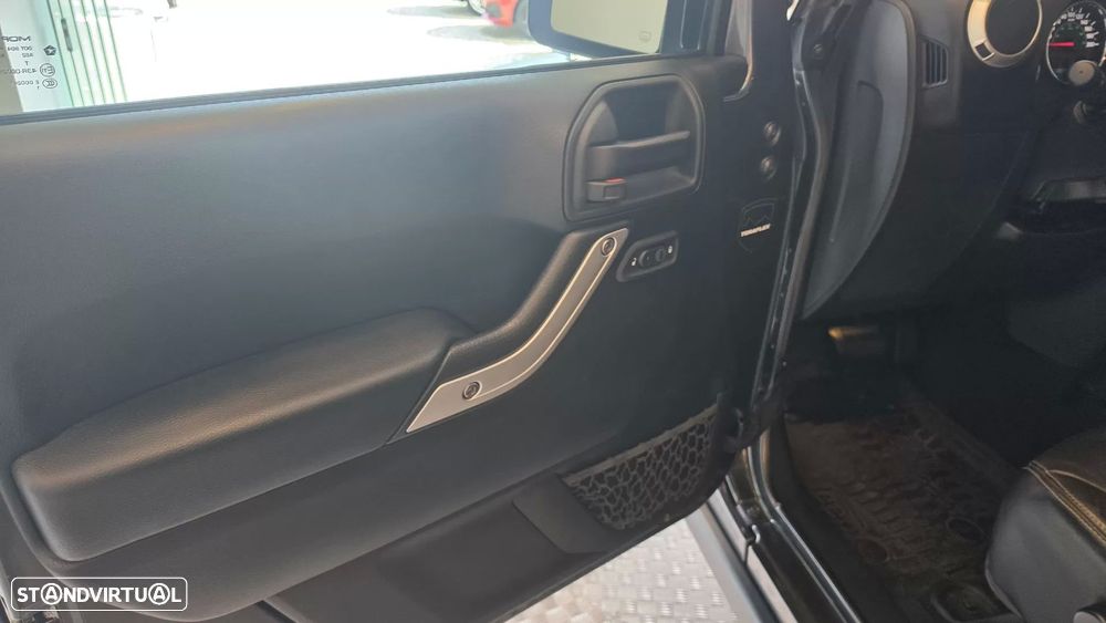 Jeep Wrangler Unlimited 2.8 CRD Sahara AT - 39