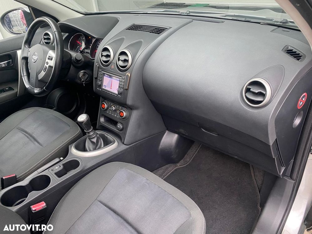 Nissan Qashqai+2 - 15