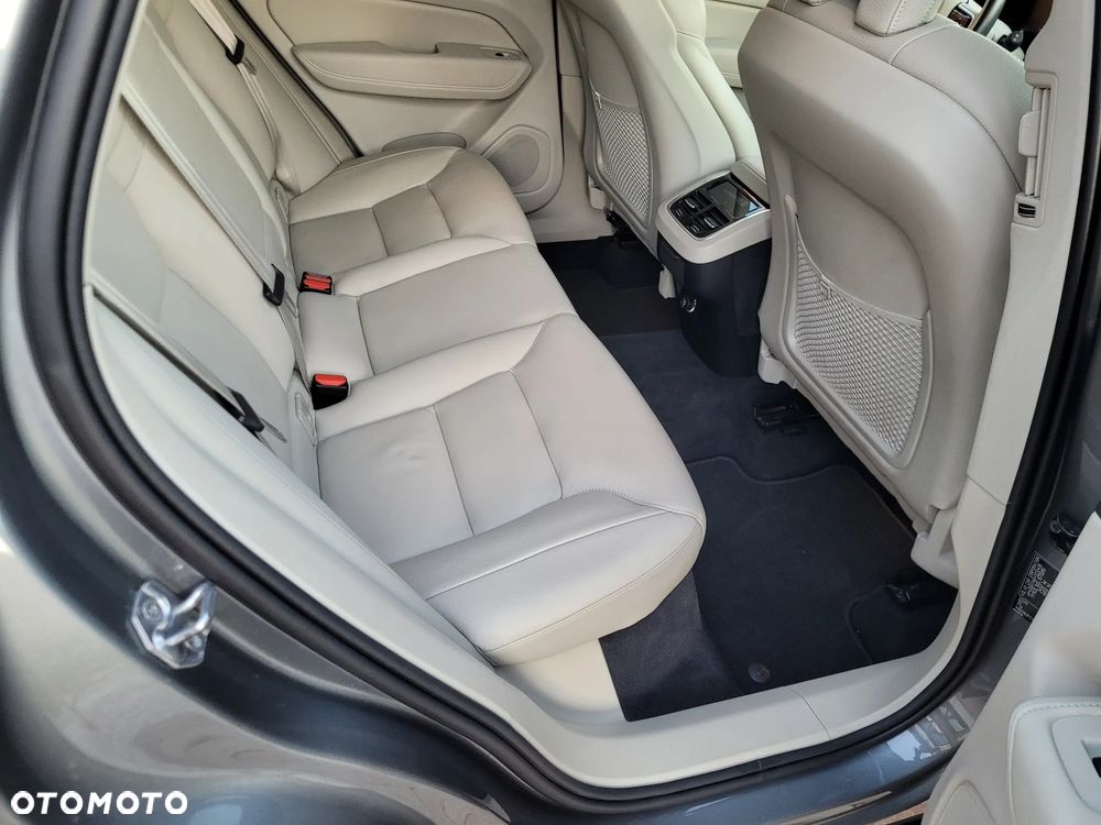 Volvo XC 60 B5 B AWD Inscription - 21
