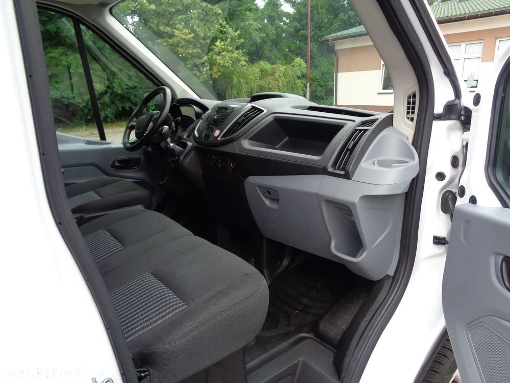 Ford Transit - 11