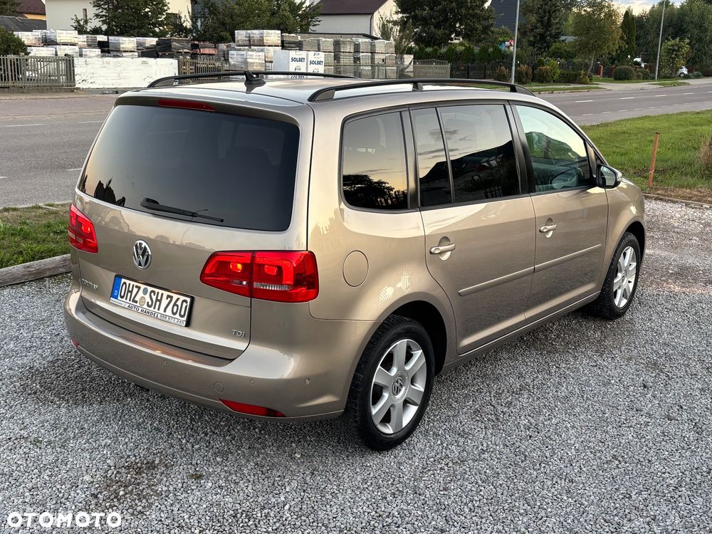 Volkswagen Touran - 25
