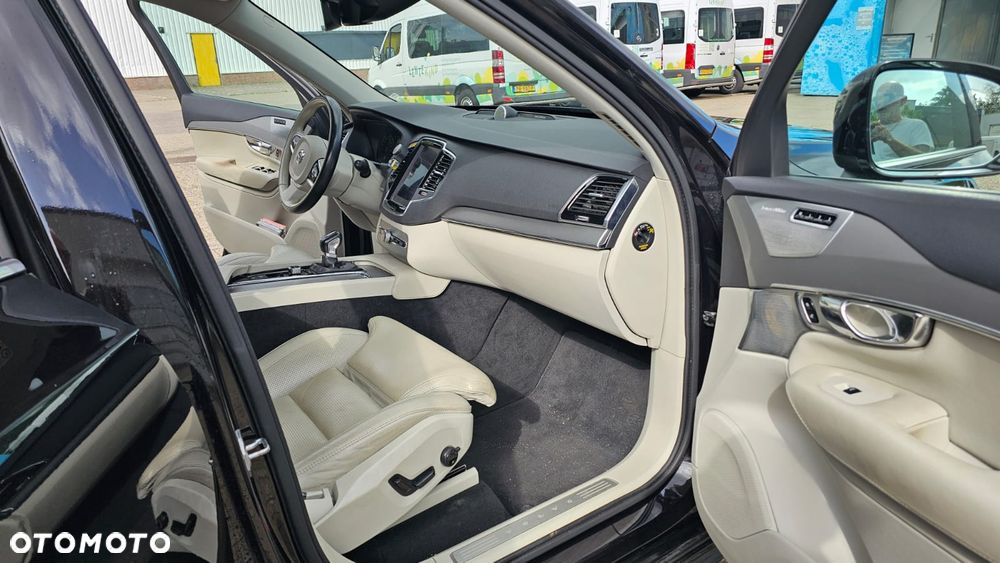 Volvo XC 90 - 21