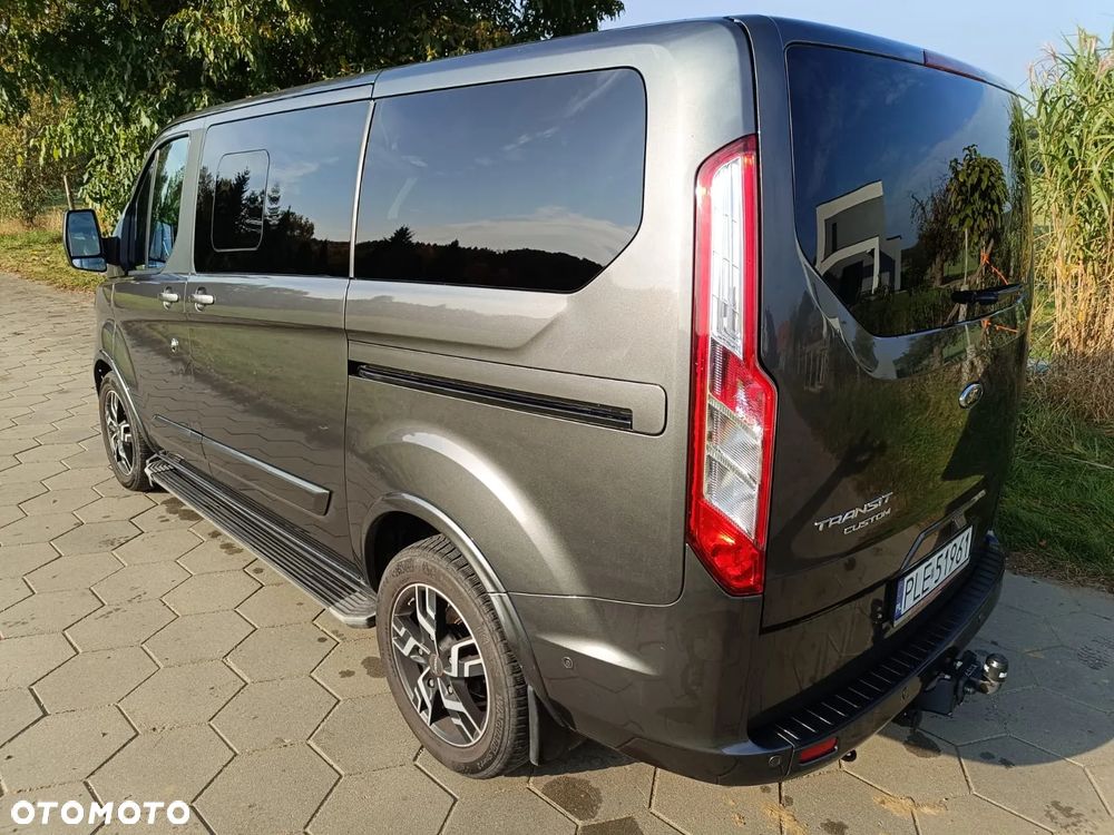 Ford Tourneo Custom - 11