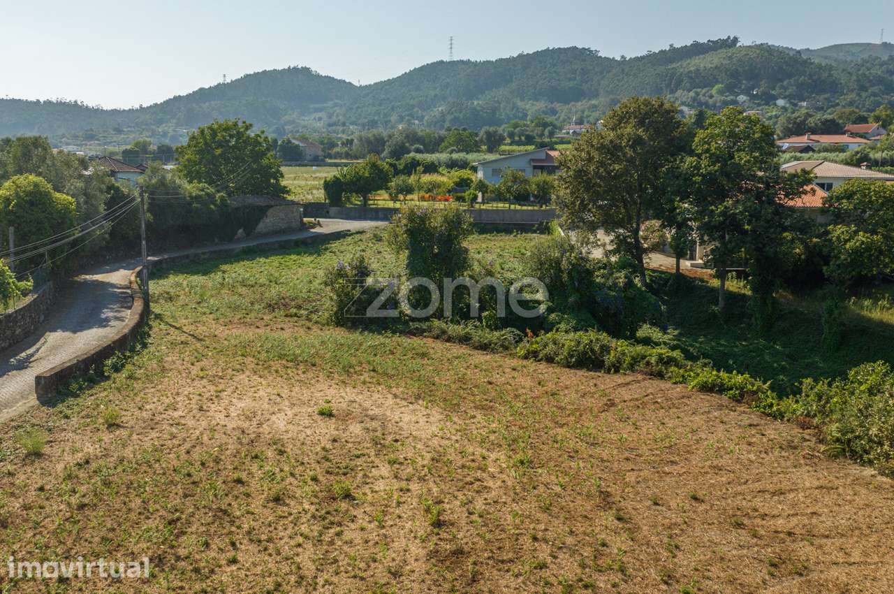 Terreno em Dornelas, Amares - Grande imagem: 2/16