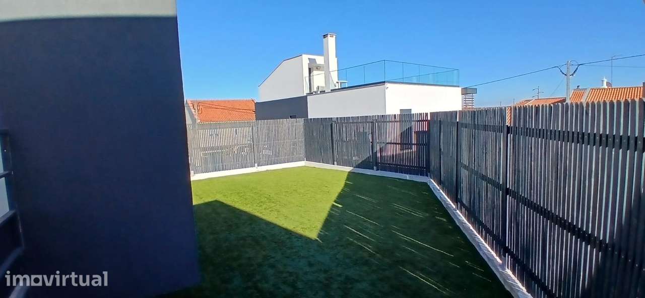 Moradia Isolada T4 em Arcena com Jardim e Garagem - Grande imagem: 3/33
