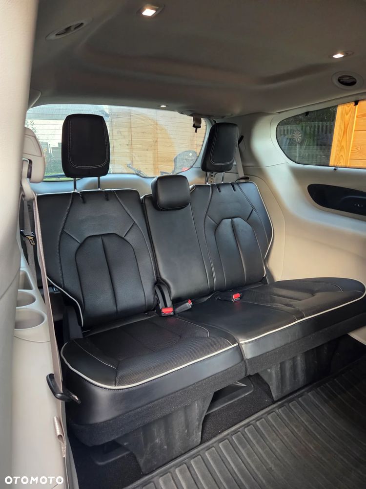 Chrysler Pacifica - 9