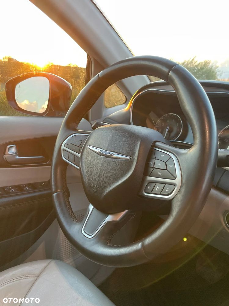 Chrysler Pacifica - 28
