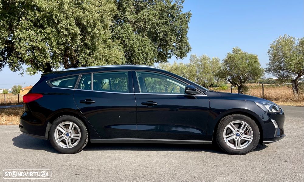 Ford Focus SW 1.0 EcoBoost S&S COOL&CONNECT - 4
