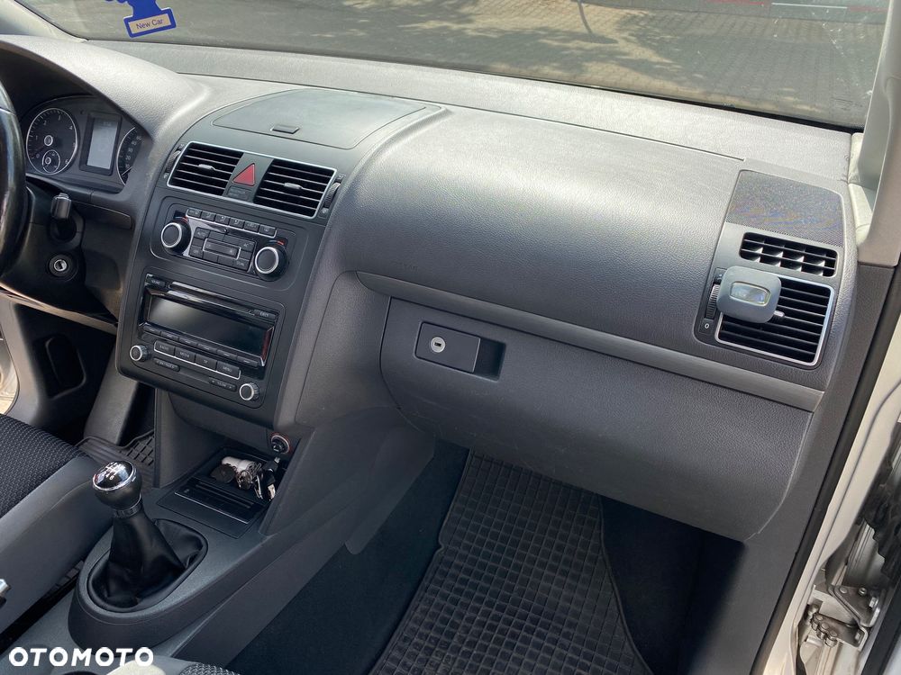 Volkswagen Touran 2.0 TDI DPF Comfortline - 11