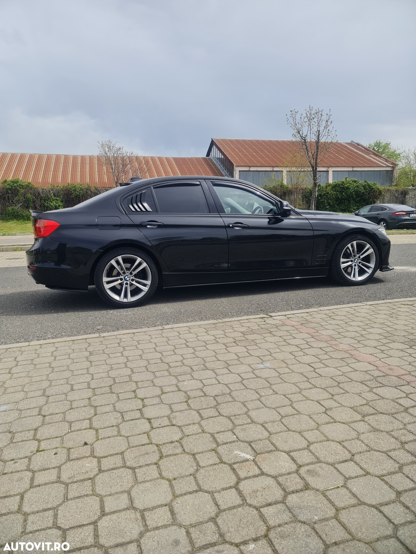 BMW Seria 3 320d - 11