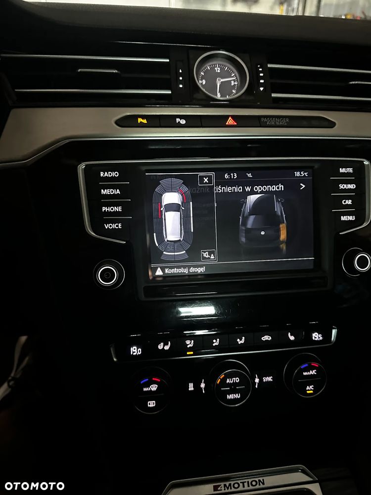 Volkswagen Passat Variant 2.0 TDI SCR 4Motion DSG Highline - 13