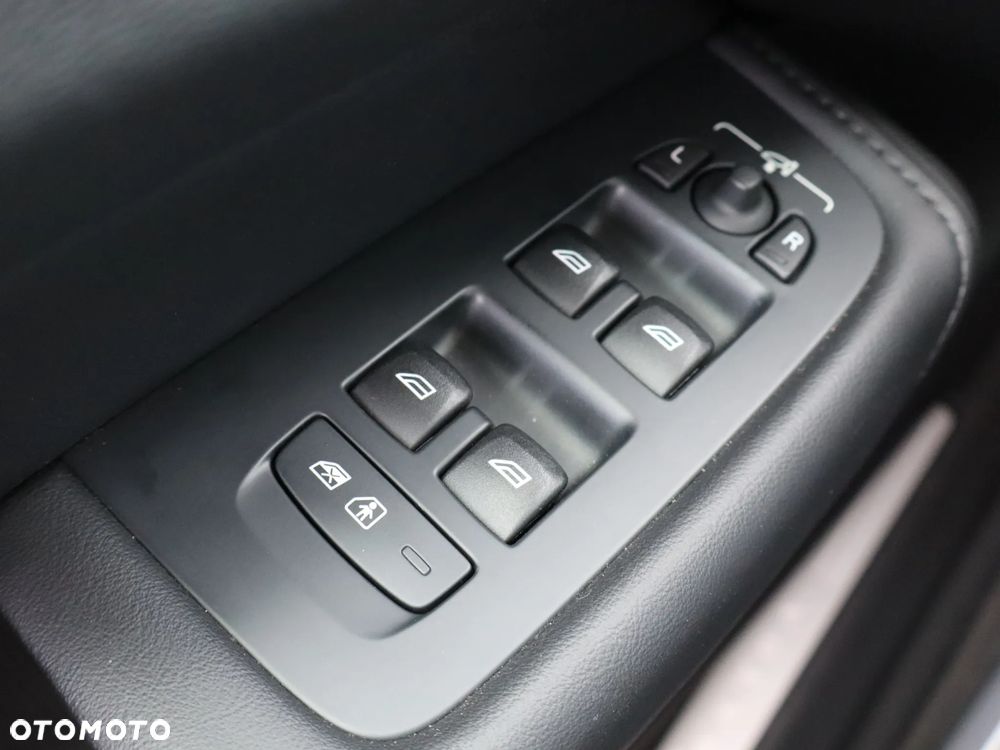 Volvo XC 60 B5 B AWD Ultimate Bright - 22