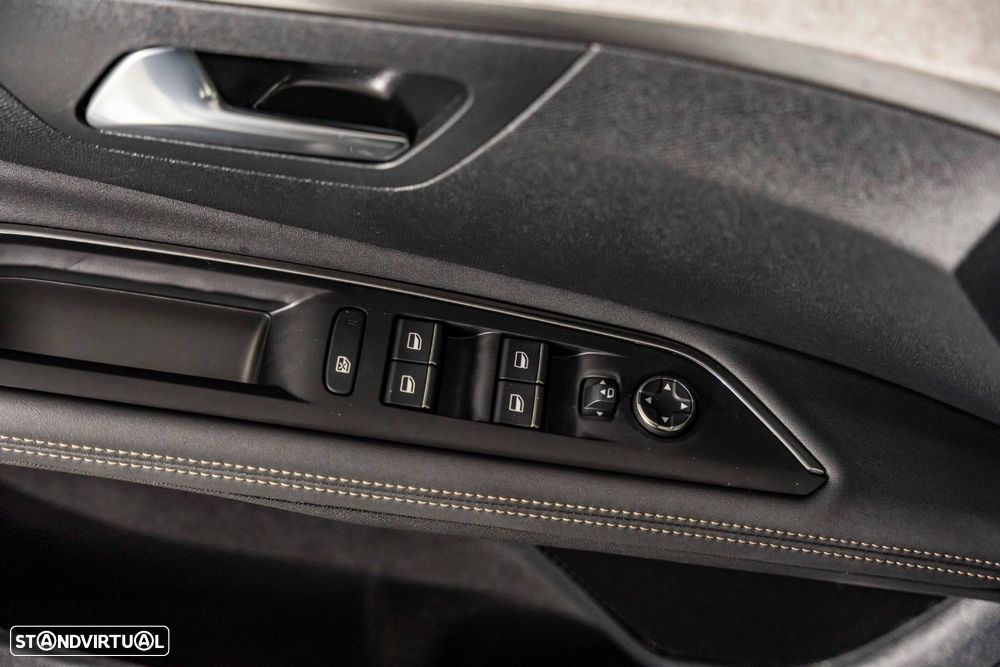 Peugeot 3008 1.6 Hybrid GT e-EAT8 - 38