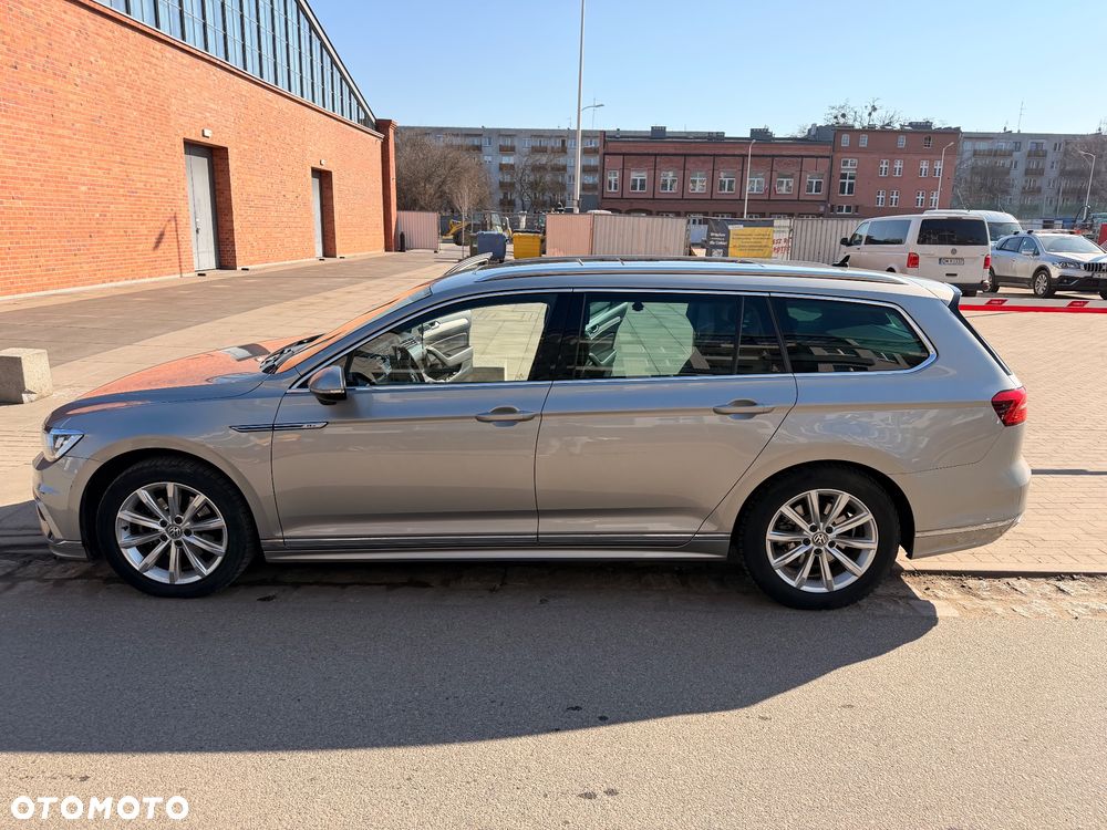 Volkswagen Passat - 8