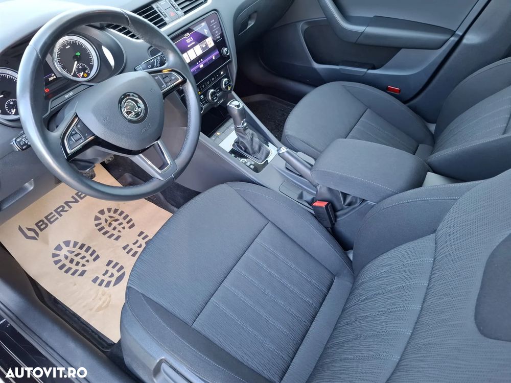 Skoda Octavia 2.0 TDI DSG Style - 6