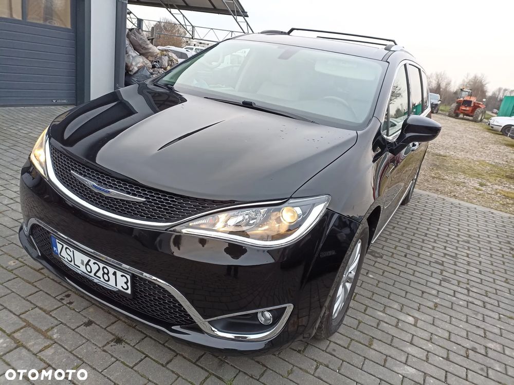 Chrysler Pacifica - 9