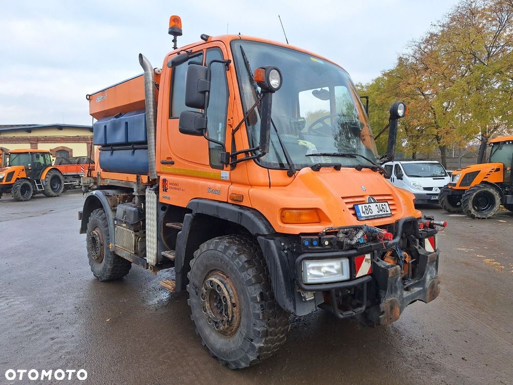 Versalift Unimog U 400 4X4 - 4