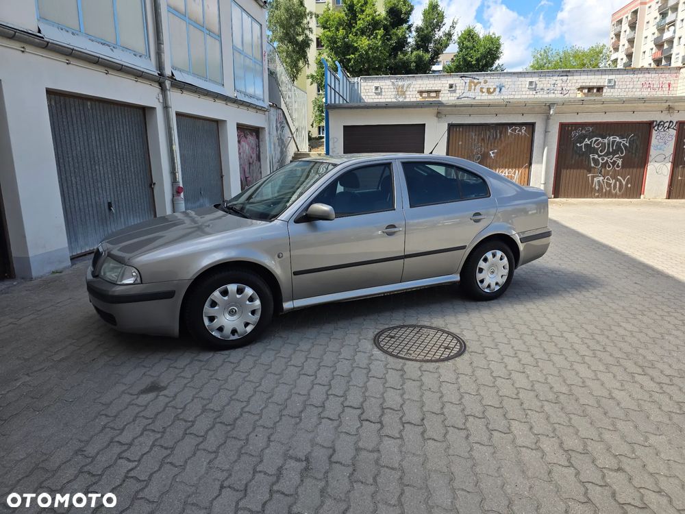 Skoda Octavia 1.6 Elegance - 3