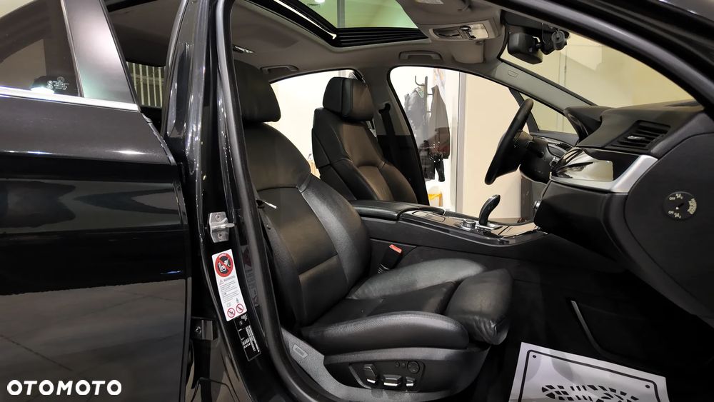 BMW Seria 5 530d Luxury Line - 25