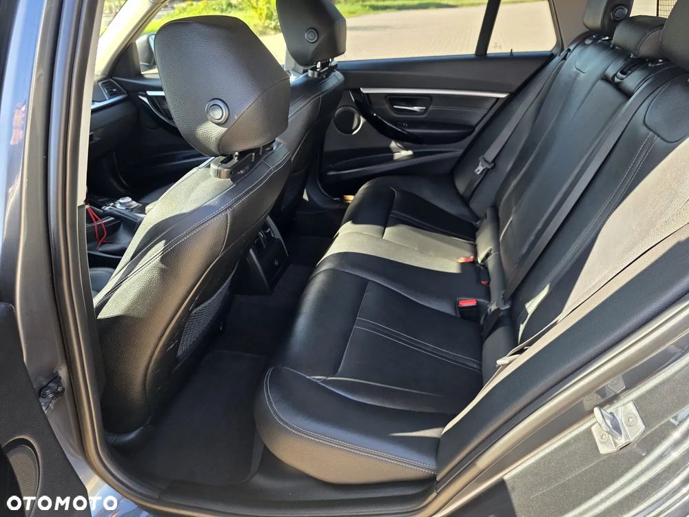 BMW Seria 3 318d - 11