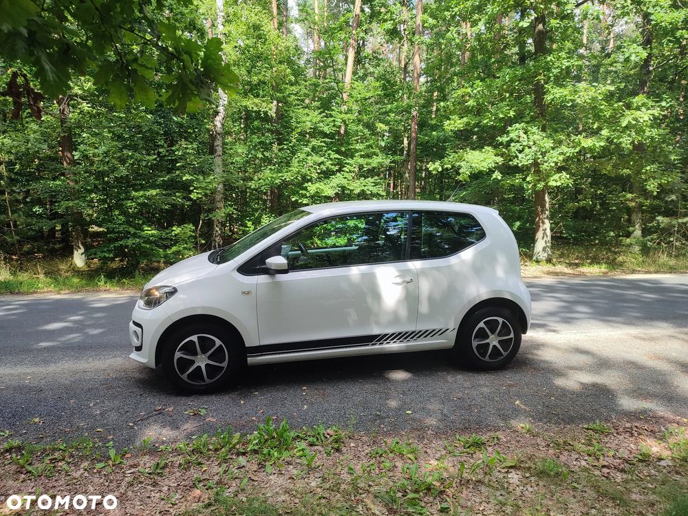 Volkswagen up! (BlueMotion Technology) sound - 12