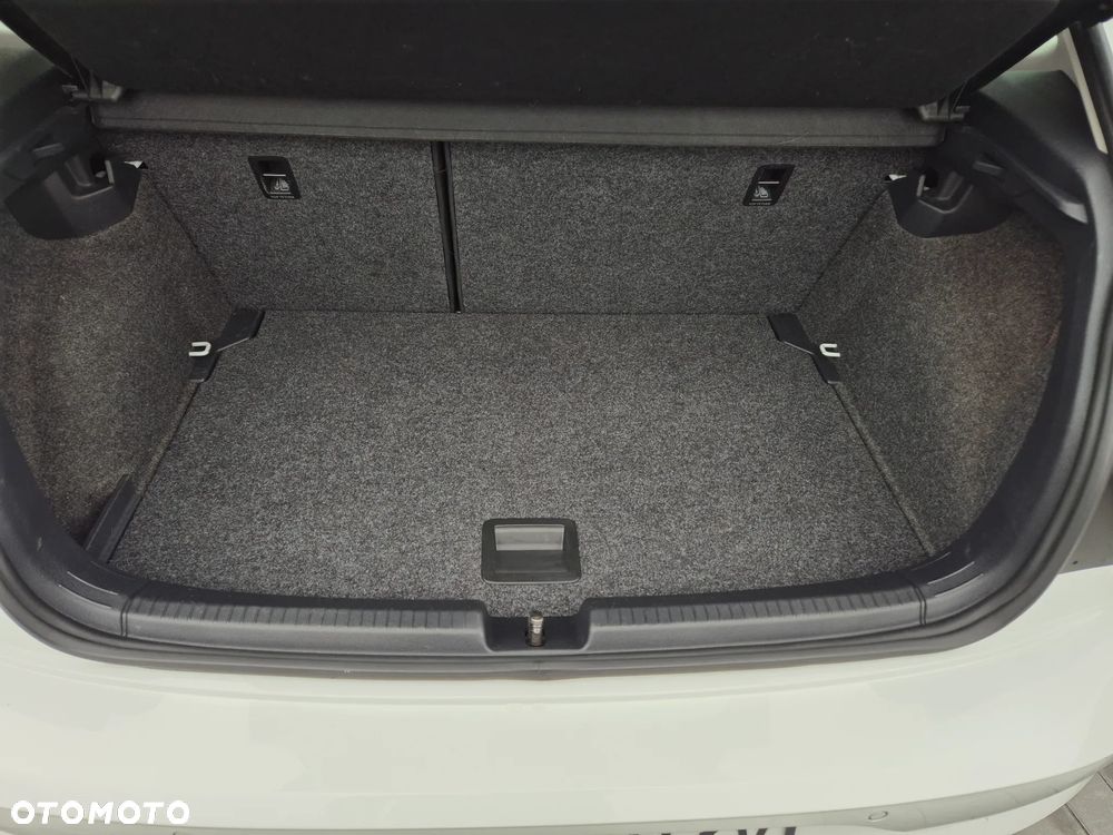 Volkswagen Polo - 8