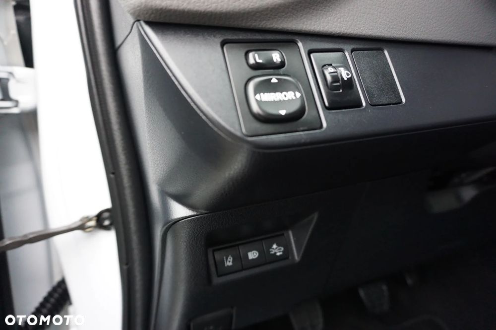 Toyota Yaris 1.0 VVT-i Team Deutschland - 35