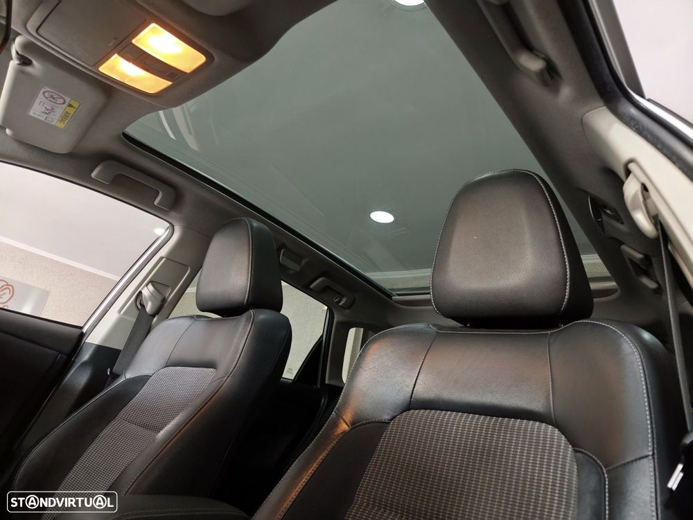 Toyota Auris Touring Sports 1.8 HSD Exclusive+Navi - 35