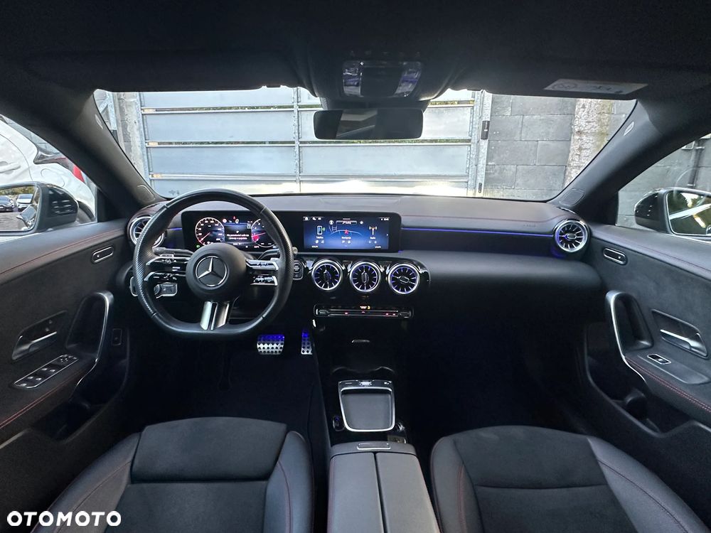 Mercedes-Benz CLA 200 AMG Line 7G-DCT - 17