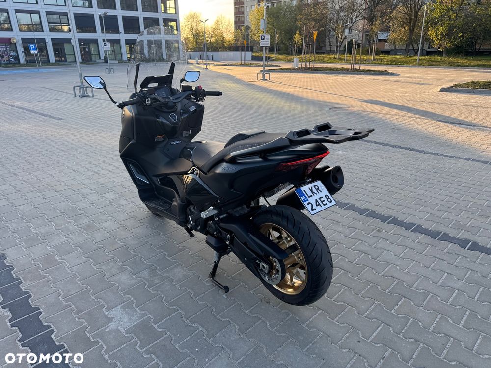 Yamaha Tmax - 5