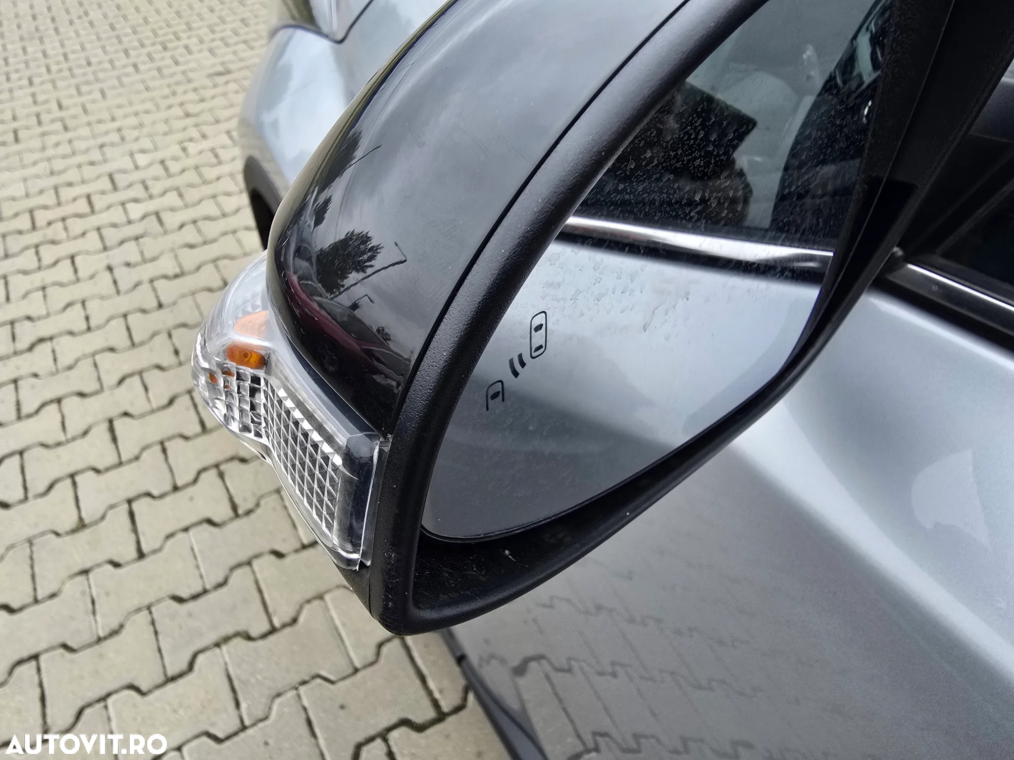 Toyota C-HR 1.8 HSD 122 CP 4x2 CVT C-ult Style bi-tone - 10