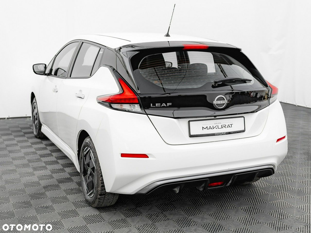 Nissan Leaf - 5