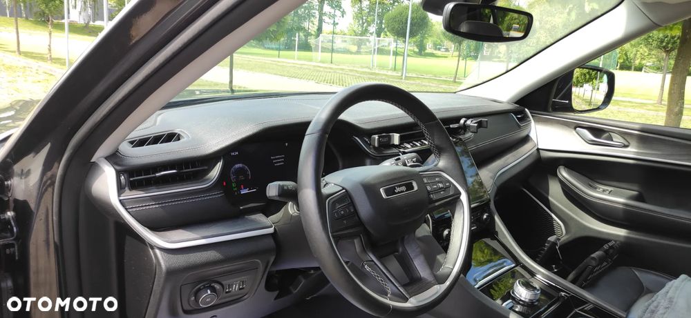 Jeep Grand Cherokee - 10