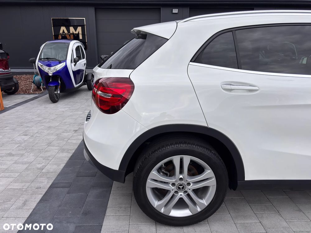 Mercedes-Benz GLA 250 4Matic 8G-DCT Edition 1 - 11