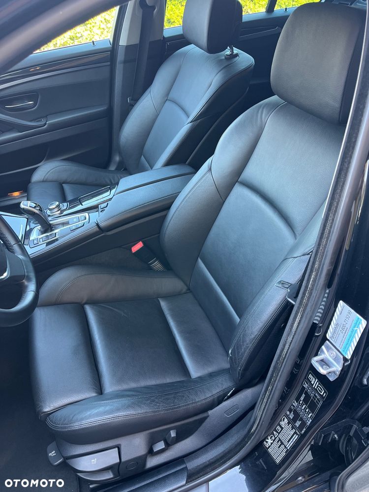 BMW Seria 5 525d xDrive Sport-Aut Modern Line - 11