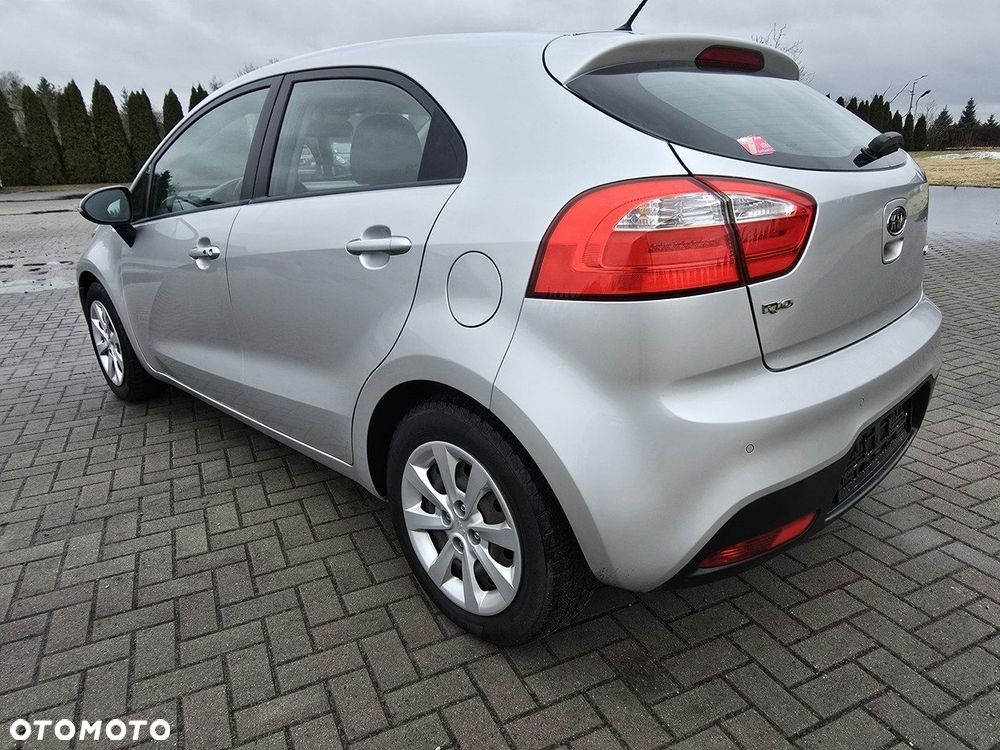 Kia Rio - 14