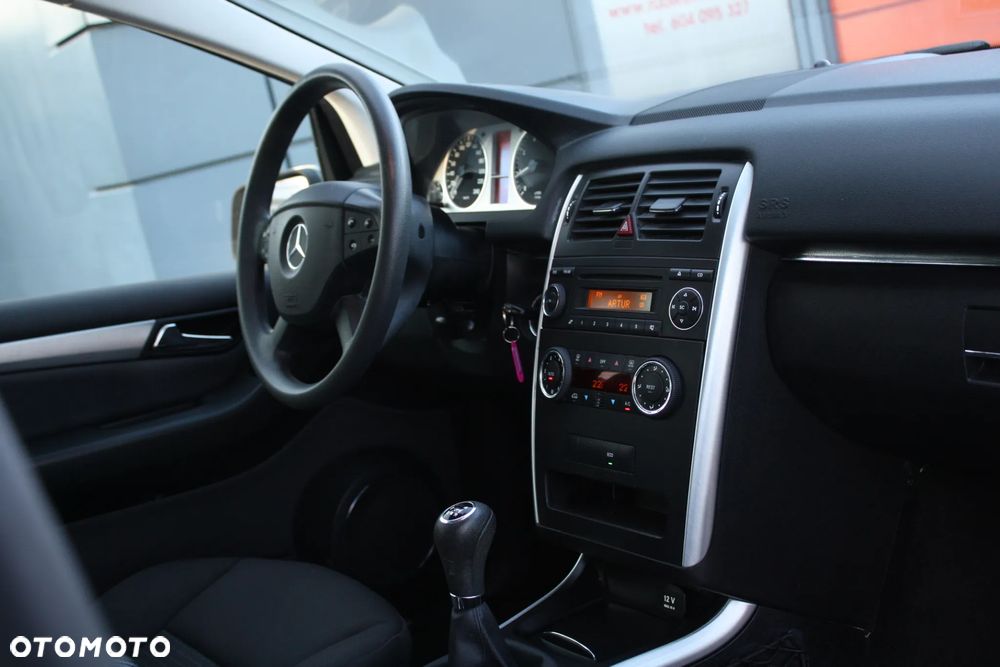 Mercedes-Benz Klasa B 180 - 8