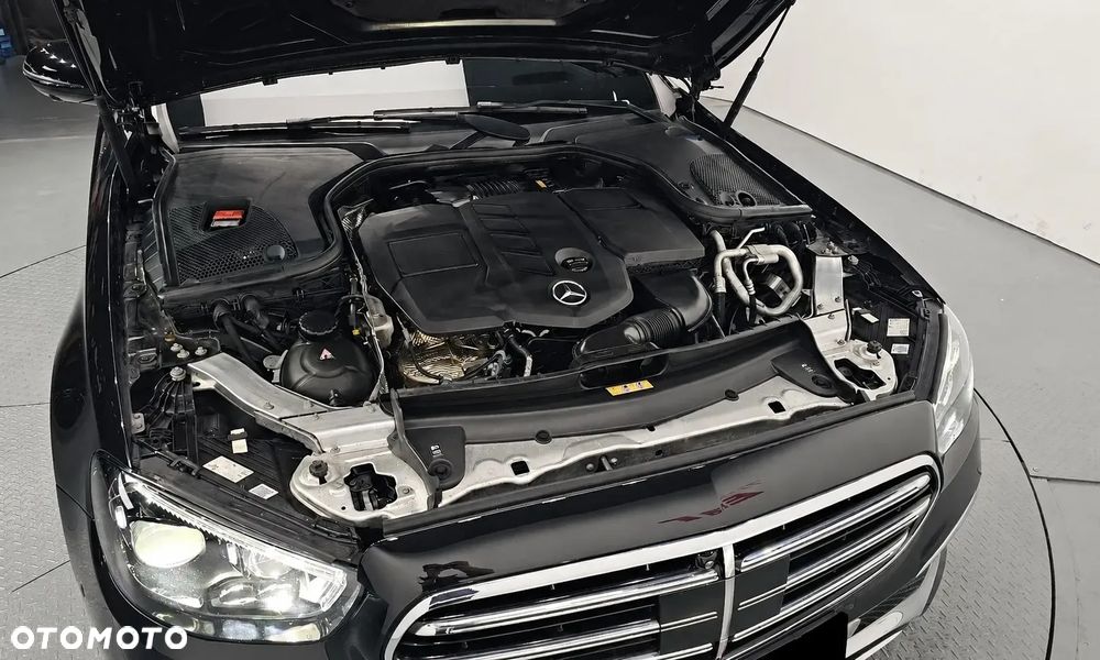 Mercedes-Benz Klasa E 220 d 4Matic 9G-TRONIC Exclusive - 10