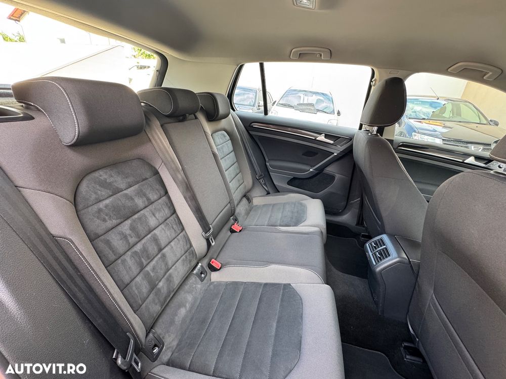 Volkswagen Golf 1.6 TDI BlueMotion Technology Comfortline - 17