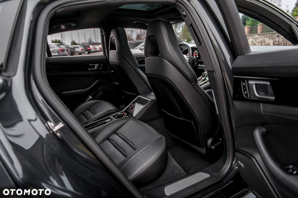 Porsche Panamera 4 GPF Executive - 36