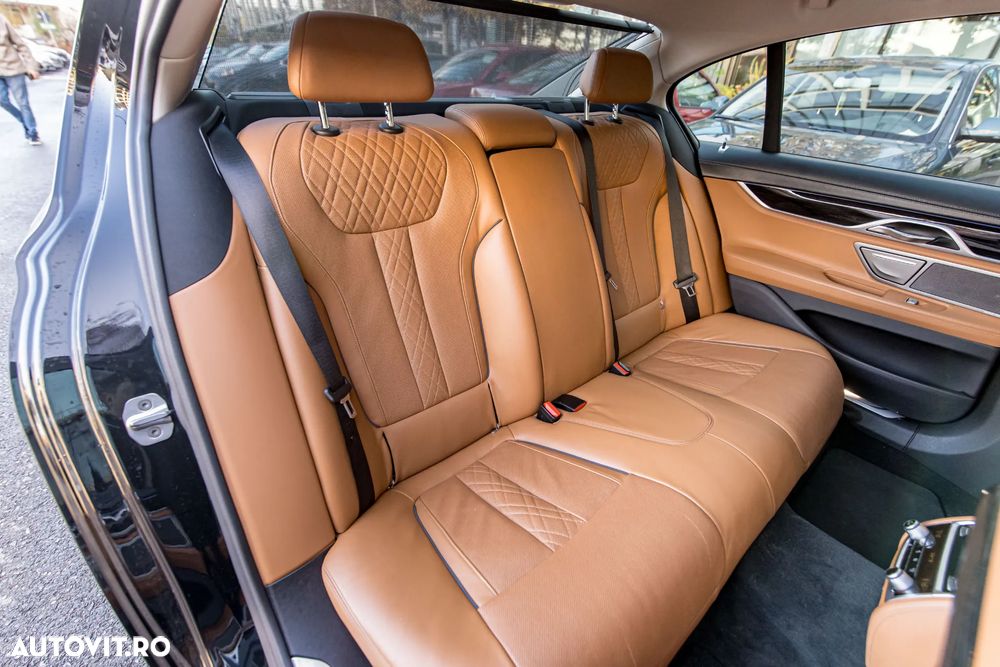 BMW Seria 7 750d xDrive - 36