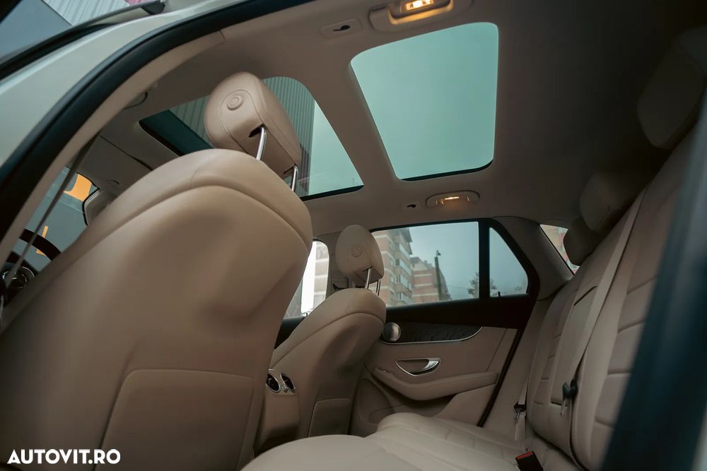 Mercedes-Benz GLC 300 e 4MATIC - 32