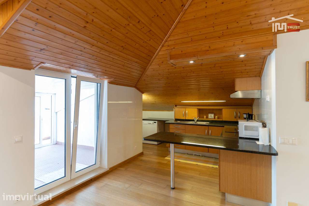 FANTASTICO APARTAMENTO T1 MOBILADO A 100 METROS DO SANTUARIO DE FAT... - Grande imagem: 3/17