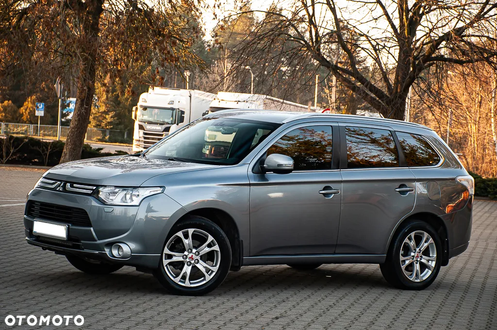 Mitsubishi Outlander 2.0 2WD CVT Diamant Edition+ - 16