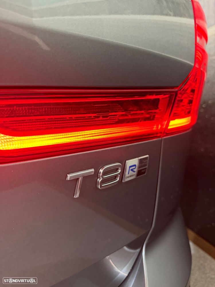 Volvo XC 60 2.0 T8 PHEV R-Design AWD - 7